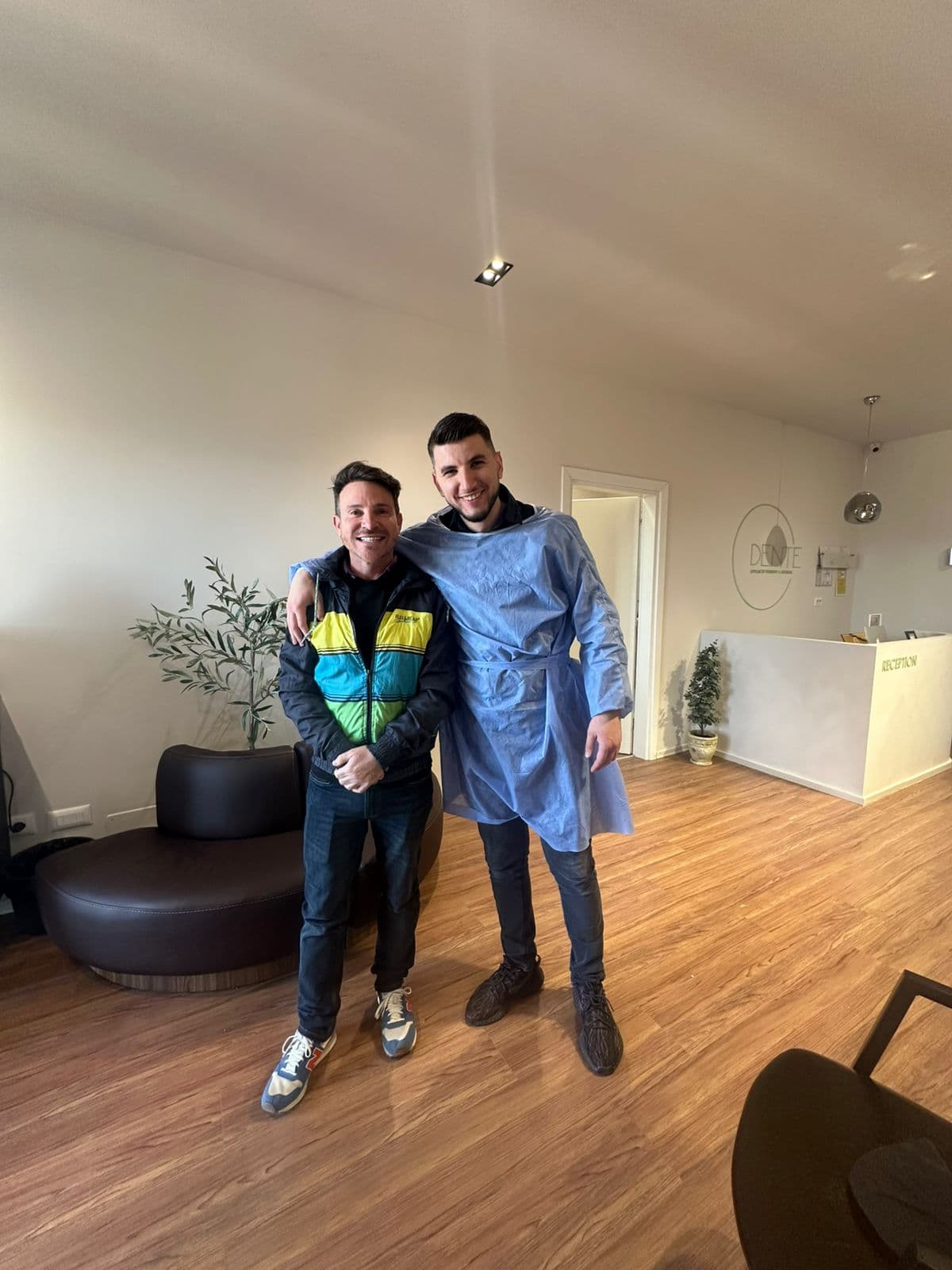 Happy EuroDentalCare patient at the Luce Dental partner clinic (2)